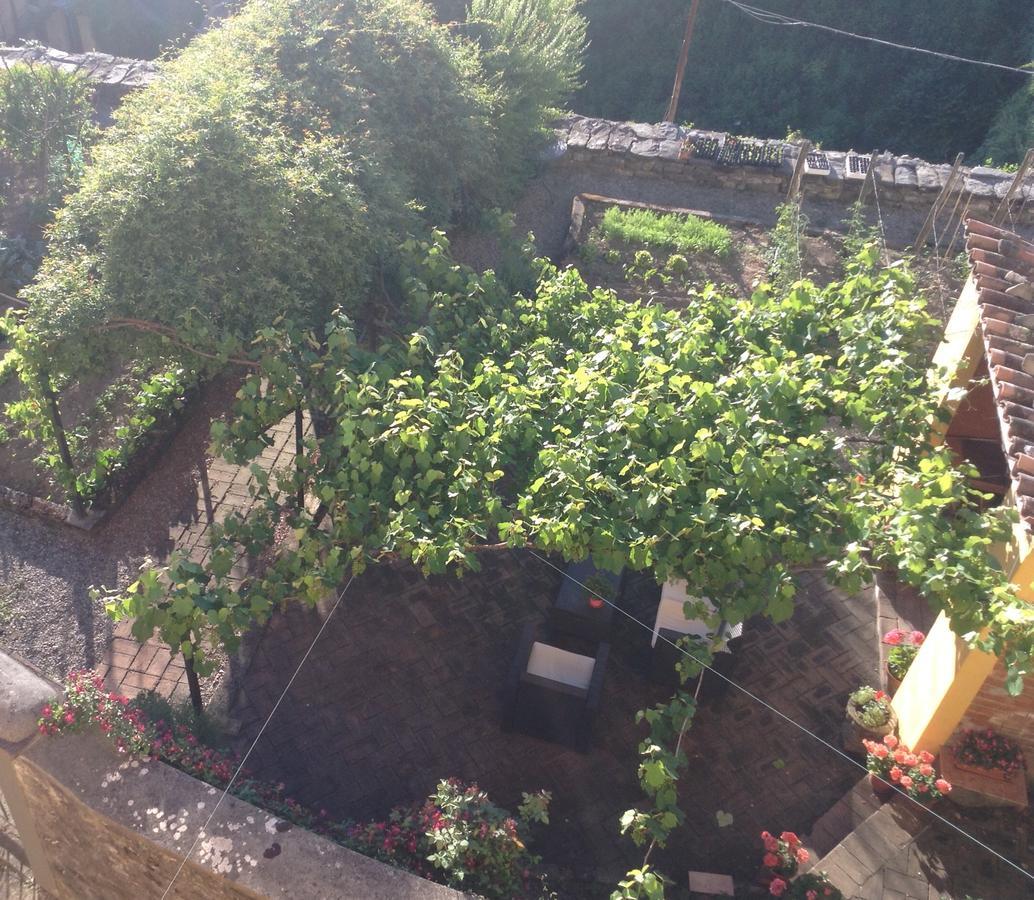 Casa Fontana Tuscany B&B Barga Exterior photo